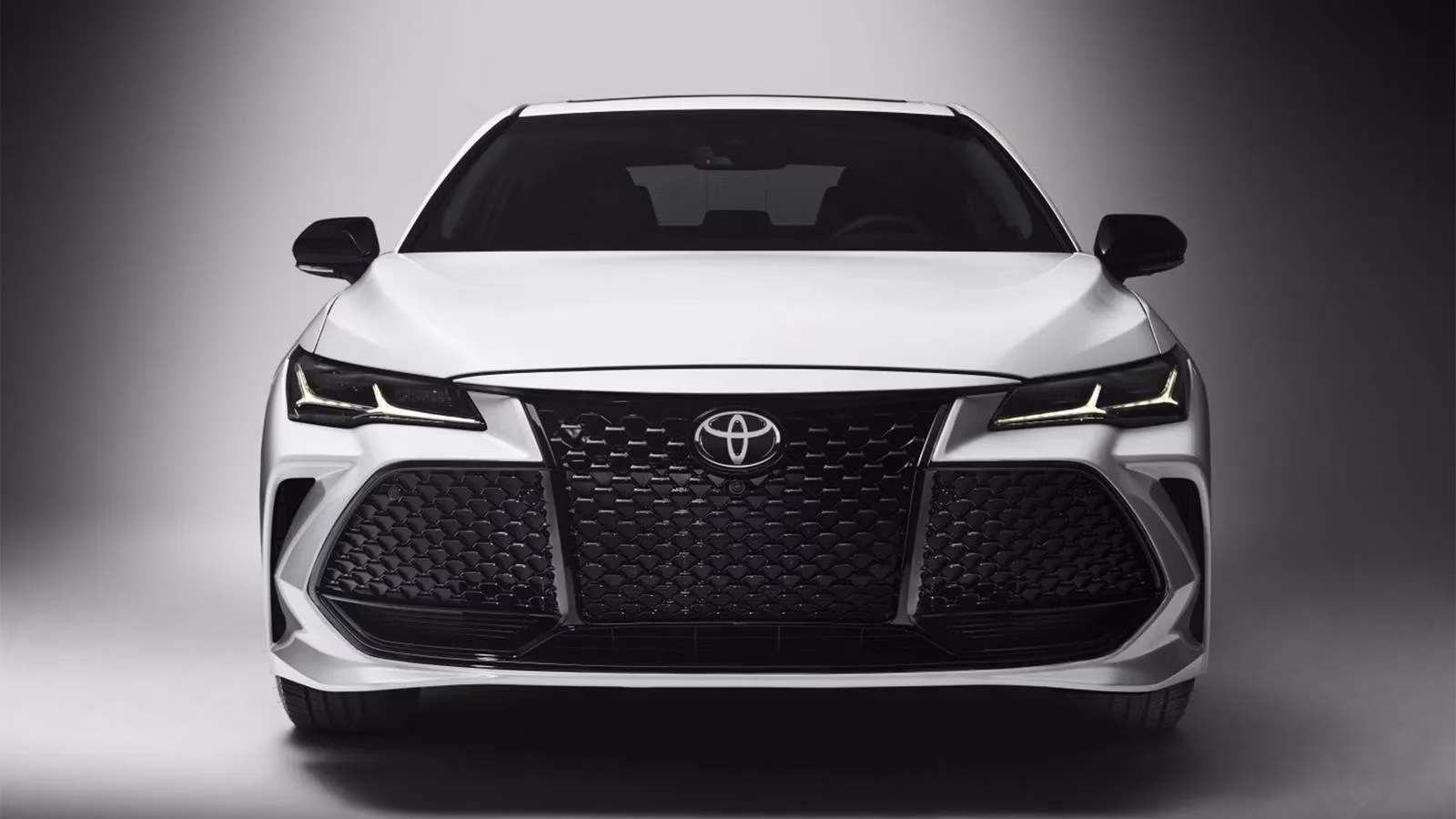 2022-toyota-avalon-the-most-reliable-used-car-in-2026-yes-it-s-still-a-beast-image-0