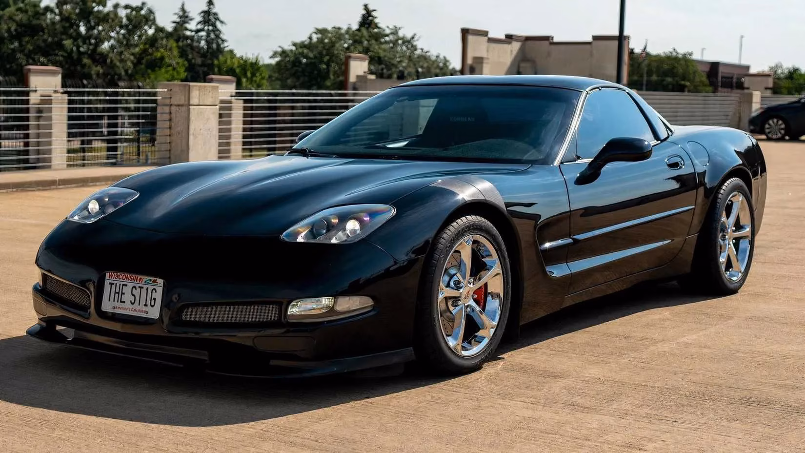 the-legendary-titans-the-1990s-most-reliable-and-electrifying-sports-cars-that-still-dominate-today-image-1
