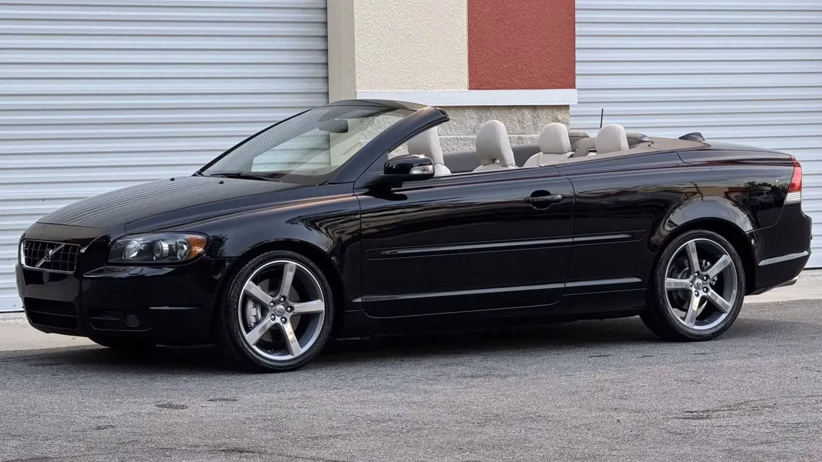 the-unbreakable-legends-top-10-most-reliable-used-volvos-that-defy-time-image-3