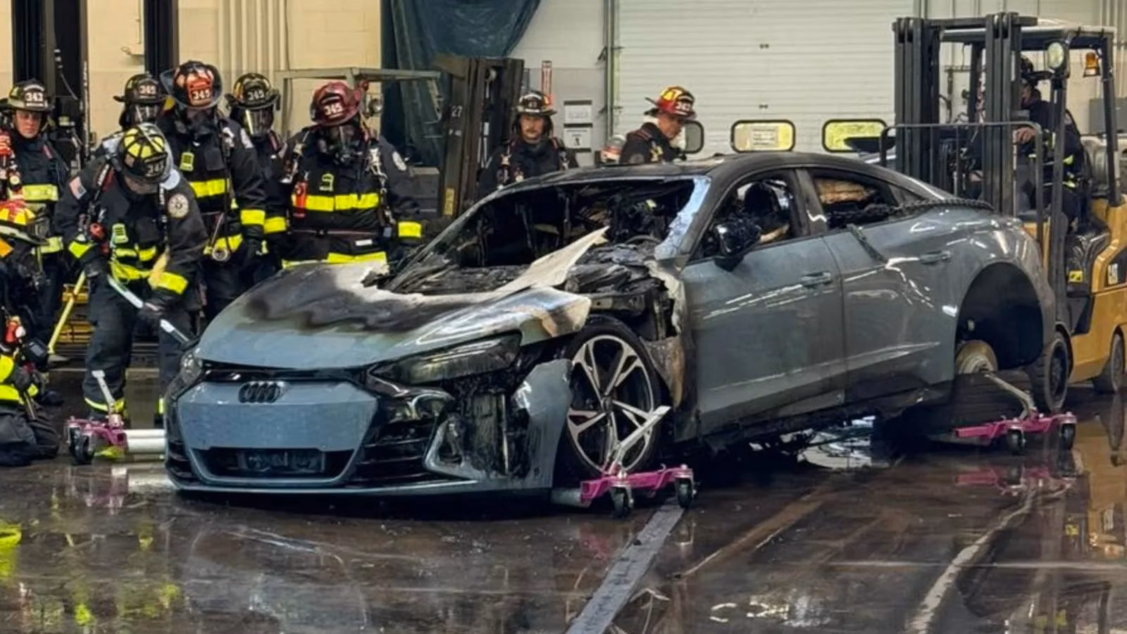 why-my-morning-coffee-was-less-shocking-than-an-audi-e-tron-gt-spontaneously-getting-toasty-on-a-lift-image-0