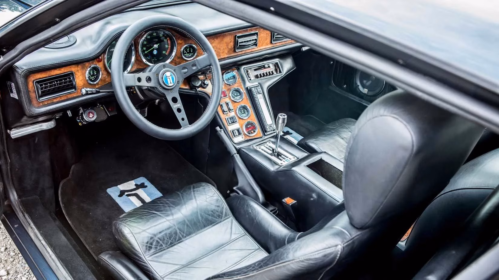 the-unlikely-champion-how-the-de-tomaso-pantera-gt5-s-became-the-80s-most-reliable-supercar-image-2