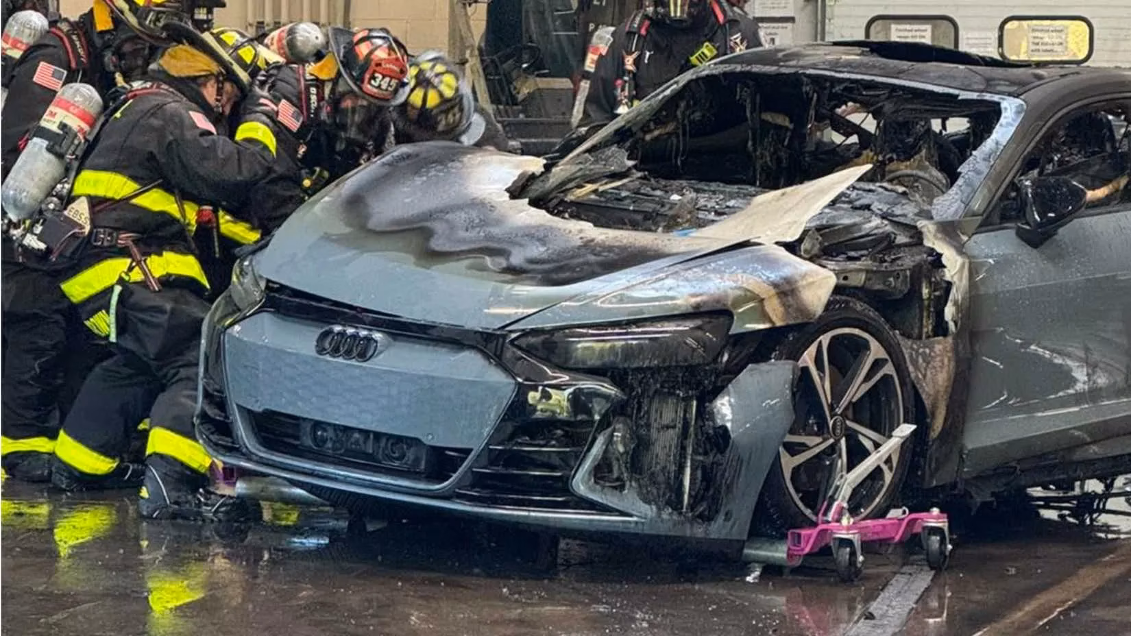 why-my-morning-coffee-was-less-shocking-than-an-audi-e-tron-gt-spontaneously-getting-toasty-on-a-lift-image-1