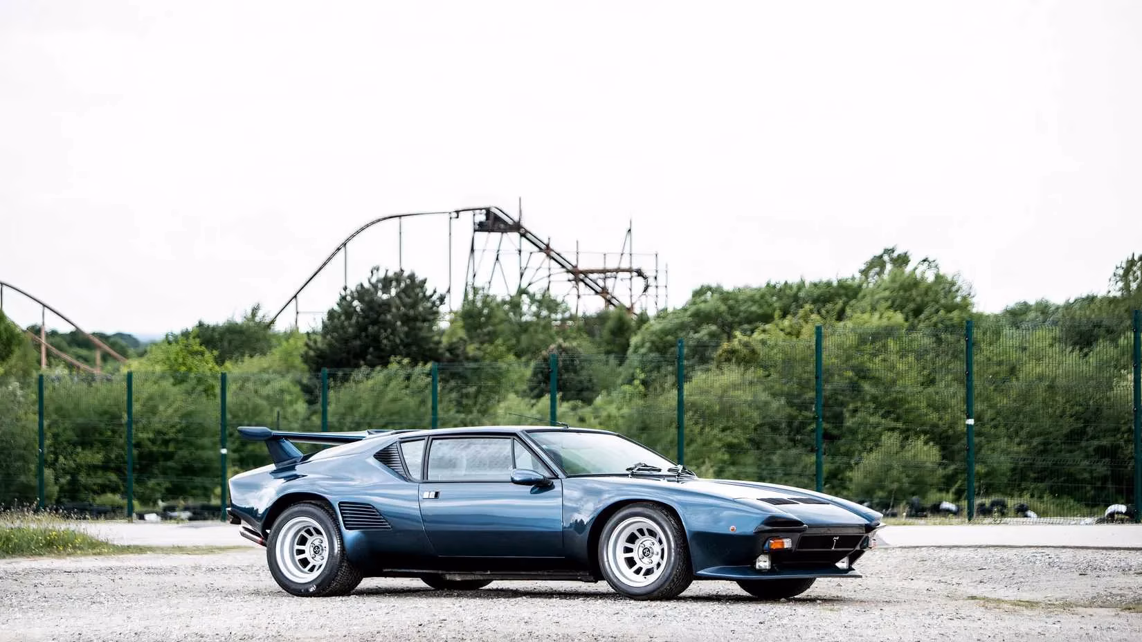 the-unlikely-champion-how-the-de-tomaso-pantera-gt5-s-became-the-80s-most-reliable-supercar-image-1