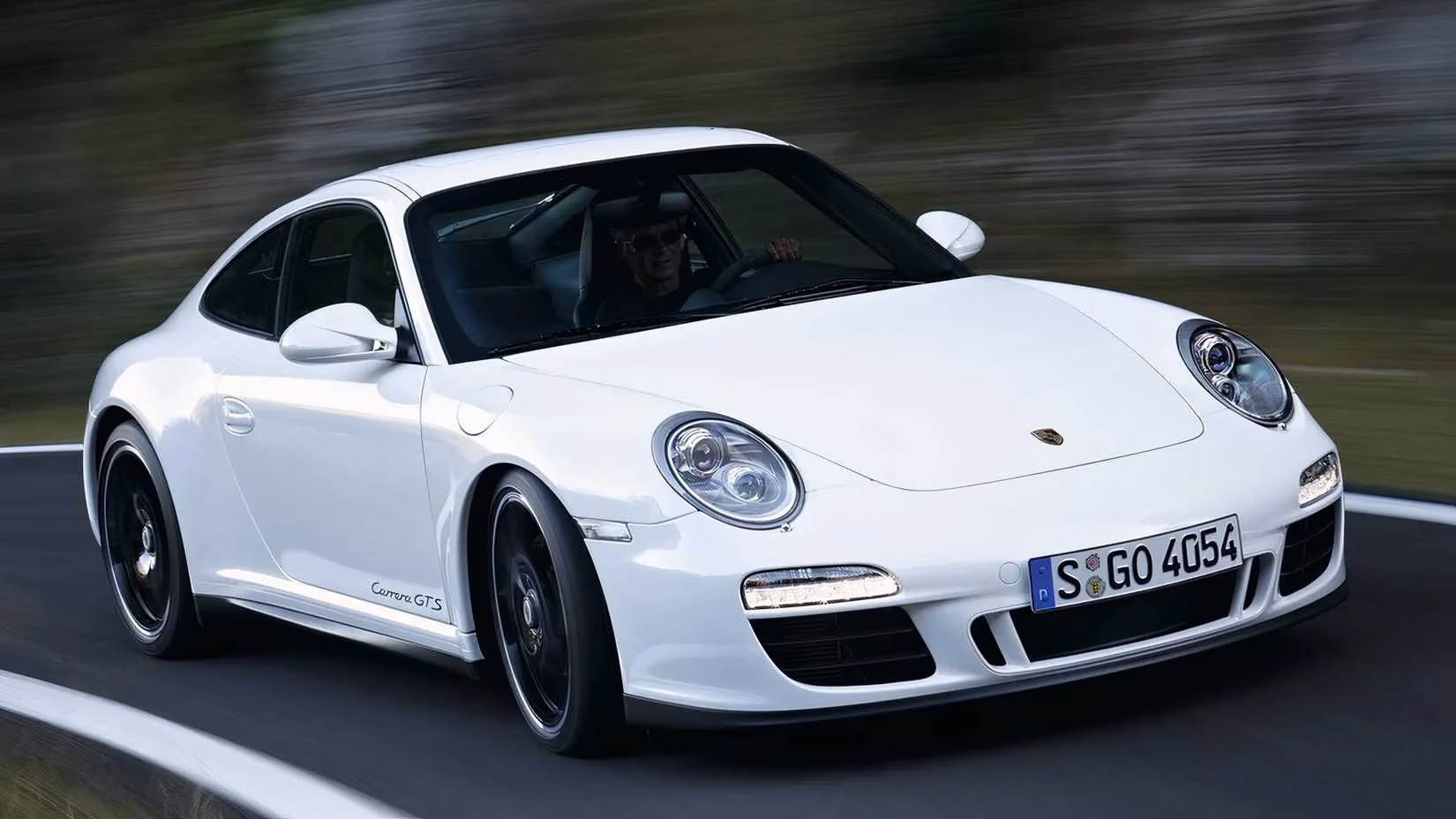 the-soul-of-reliability-my-journey-through-porsche-s-most-enduring-machines-image-1