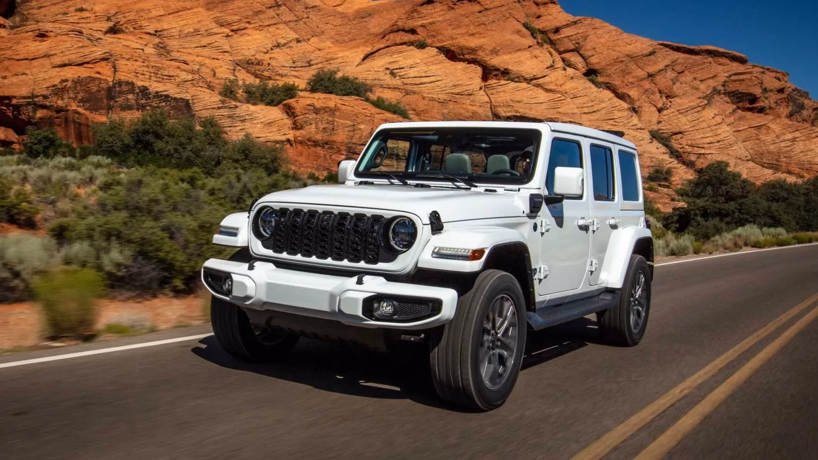 jeep-s-hybrid-suv-recall-safety-alert-for-2025-owners-image-1