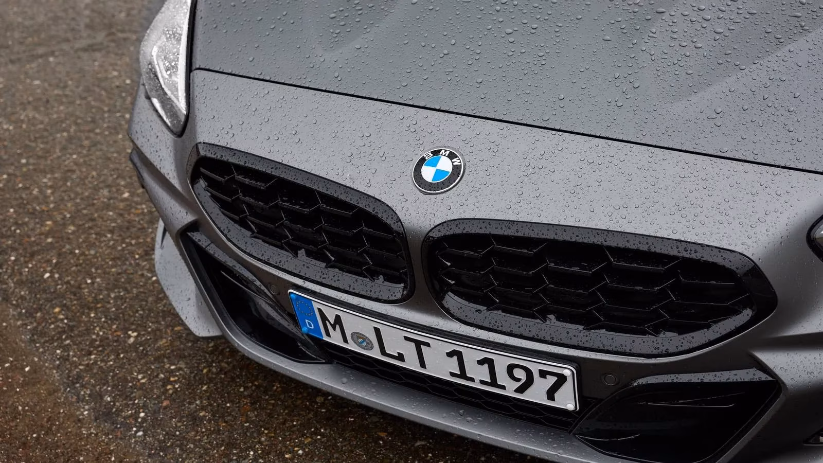 bmw-recalls-nearly-600000-vehicles-after-forgetting-a-single-french-word-image-0